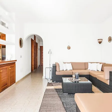 Apartment Vacation With Stunning Ocean View
