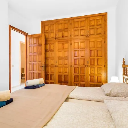 Vacation With Stunning Ocean View Apartment